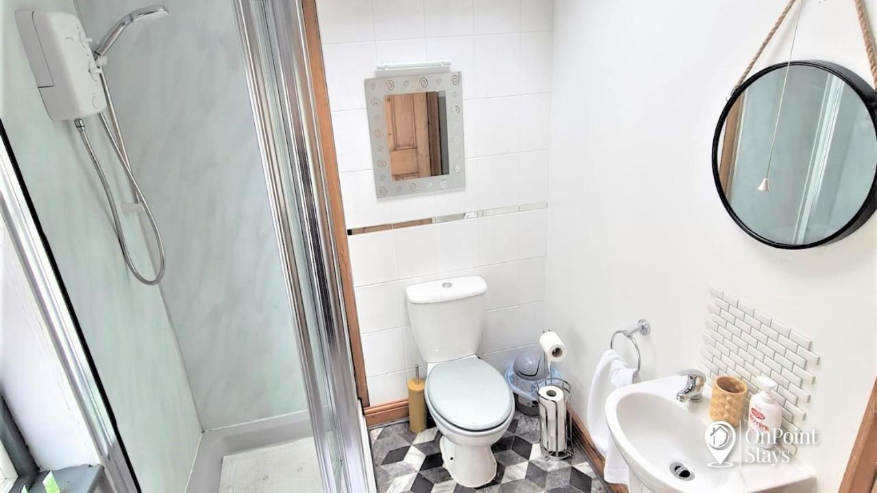 Lovely Spacious 5 Bedroom Home Near Chester City Centre מראה חיצוני תמונה